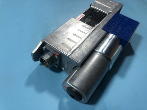 R901513305 4WREE6EA16-3X/V/24A1 วาล์วควบคุมทิศทางแบบสัดส่วนพร้อมอุปกรณ์อิเล็กทรอนิกส์ในตัว OBE ขนาด 6 350 บาร์ 24 โวลต์กระแสตรง - Product Image 2