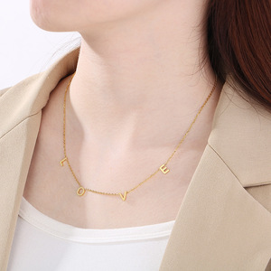 Collar <span class=keywords><strong>de</strong></span> cadena <span class=keywords><strong>de</strong></span> clavícula DIY chapado en <span class=keywords><strong>oro</strong></span> <span class=keywords><strong>de</strong></span> 18 quilates, moda <span class=keywords><strong>de</strong></span> acero inoxidable, letra inglesa, aniversario del Día <span class=keywords><strong>DE</strong></span> LA MADRE 'Mama' - Product Image 2