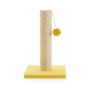 Grattoir à griffes pour chat Amistar Yellow Tulip de haute qualité, adapté aux chats de toutes races et tailles. - Product Image 1