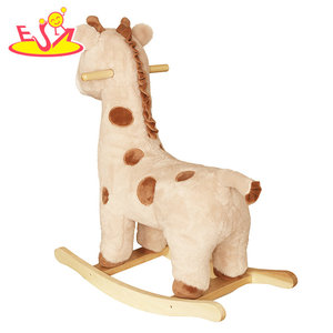 Cavallo a Dondolo per Bambini a Forma di Giraffa <span class=keywords><strong>in</strong></span> Peluche, <span class=keywords><strong>Giocattolo</strong></span> Morbido Imbottito con Base <span class=keywords><strong>in</strong></span> <span class=keywords><strong>Legno</strong></span>, <span class=keywords><strong>Giocattolo</strong></span> Cavalcabile per Bambini W16D195 - Product Image 2