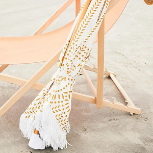 Sombrilla Manual Moderna para Exteriores con Eje Giratorio de 180 cm de Diámetro, Diseño de Columna Central para Patio y <span class=keywords><strong>Playa</strong></span> - Product Image 4