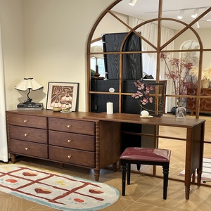 Commode haute à 5 tiroirs en chêne massif de style mi-siècle, grand meuble de rangement pour chambre à coucher, meuble de chevet - Product Image 3