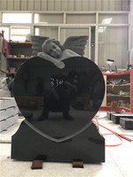 Forme De coeur Sculpté À La Main Fleurs de Pierre Tombale De Granit Noir Pierre Tombale avec Couchage Ailes D'ange