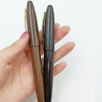 Stylo plume en bois d'apprentissage de bureau d'affaires