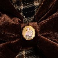 Kalung Liontin Koin Vintage Berlapis Emas dengan Pesona Angsa, Kupu-kupu, dan Bunga, Rantai Baja Anti Karat yang Ramping, Perhiasan Wanita Gaya Boho untuk Sehari-hari