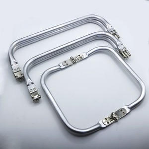 Accessoires de quincaillerie : Fermoirs métalliques Kiss Clasp, Cadres de sacs à main, Poignées en tube d'aluminium, Boucles pour sacs, Poignées de pochettes - Product Image 1