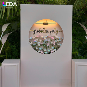LEDA สินค้ามาใหม่ ราคาโรงงาน ขายดี ฉากหลังงานแต่งงานอะคริลิค PVC สีขาว ตกแต่งด้วยดอกไม้แขวน ฉากหลังเวทีสำหรับตกแต่งผนัง - Product Image 3