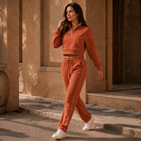 Ensemble deux pièces personnalisé pour femme : haut court zippé et pantalon droit taille haute pour la ville et les rassemblements décontractés