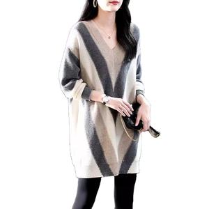 Productos populares Tops de manga larga con cuello en V Bloque de color Cómodo Jersey de mujer Manga larga Punto de moda suave - Product Image 2