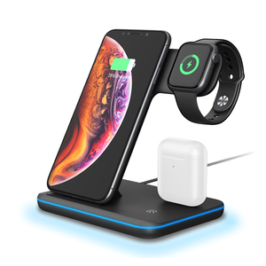 Station de charge sans fil pliable 3-en-1 15W à charge rapide pour <span class=keywords><strong>iPhone</strong></span> 17 16 15 14 <span class=keywords><strong>Apple</strong></span> Watch AirPods <span class=keywords><strong>Pro</strong></span> et organiseur de bureau - Product Image 1