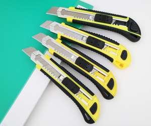 عالية الجودة 18 مللي متر عرض البلاستيك ABS + TPR سكين متعددة الوظائف سكين مع 3 شفرات - Product Image 2