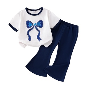 Conjunto de ropa para niñas, camiseta de manga corta con estampado de lazo <span class=keywords><strong>y</strong></span> ribete en contraste, pantalones acampanados, conjunto de <span class=keywords><strong>dos</strong></span> piezas para niñas pequeñas - Product Image 5