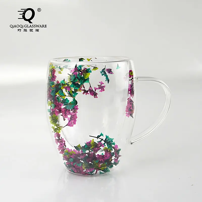 外観価値の高い本物の花の2層ガラスカップとハンドルドライフラワー付きの創造的な家庭用コーヒーカップ