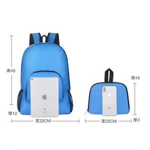 Sac à dos de voyage pliable GRS recyclé, ultraléger et compressible, se plie en pochette avec poche pour bouteille, idéal pour les voyages à l'aéroport et l'école - Product Image 2
