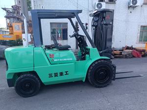 Chariot élévateur à fourche d'occasion de haute qualité, moteur diesel MITSUBISHI FD30 FD50 FD70 S4S S6S, 5 tonnes, pour la vente au détail à Shanghai - Product Image 4