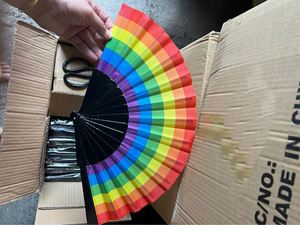 พัดมือพับลายรุ้งพิมพ์ลายตามสั่ง ขนาด 23 ซม. สำหรับงานเทศกาลอีเว้นท์ พัดผ้าพับได้ - Product Image 4