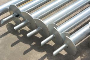 Pieux hélicoïdaux en acier galvanisé pour la fixation au sol et les projets de construction solaire - Product Image 4
