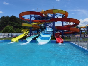 Yüksek Verimli Gövde Kombinasyonlu Kavisli Kaydırak, Düzgün Su Dökülmesiyle - Product Image 3