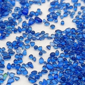 Ciottoli di vetro ovali irregolari per la costruzione di piscine perle di vetro blu misto