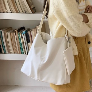 กระเป๋าสะพายข้างสีขาว ความจุเยอะ ตัวล็อคแม่เหล็ก ช่องซิป ใส่ได้ทุกวัน กระเป๋าโท้ทผู้หญิง ฤดูใบไม้ผลิ 2025 - Product Image 2