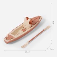 EN STOCK Ensemble de mini-bateaux Accessoires pour maison de poupée Équipement sportif d'été Modèle de canoë Kayak en plastique avec pagaie et gilet de sauvetage jouet