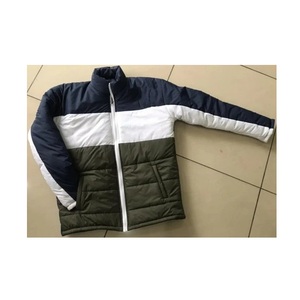 Chaqueta de Diseñador para Hombre de Primera Calidad con Corte Moderno y Estilo Elegante para Uso Casual y de Fiesta, Disponible para la Venta - Product Image 1