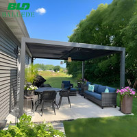 Pergola moderne d'extérieur avec toit à lames orientables, pergola manuelle