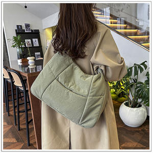 Günstige Lässige Gepolsterte Hobo-Tasche aus Nylon, Leichte Umhängetasche mit Klettverschluss, Schlangenhautmuster, 3L+ Fassungsvermögen Handtasche - Product Image 3