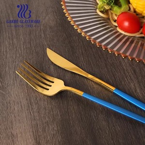 Juego <span class=keywords><strong>de</strong></span> Cubiertos <span class=keywords><strong>de</strong></span> Acero Inoxidable con Acabado Espejo en Oro PVD, Tenedor, Cuchillo, Cuchara para Sopa y Té, con Mango con Pintura Personalizada - Product Image 4
