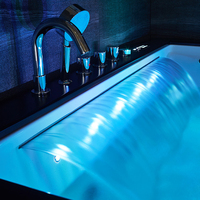 Bain à remous de massage de piscine spa rectangulaire marron et blanc moderne et minimaliste, malgré une double baignoire 1.8m appartement hôtel