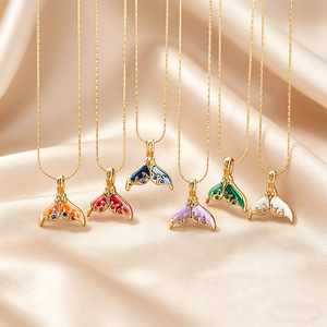 Nouveautés Collier délicat en acier inoxydable plaqué or 18 carats avec pendentif queue <span class=keywords><strong>de</strong></span> <span class=keywords><strong>sirène</strong></span> miniature océanique pour <span class=keywords><strong>femme</strong></span> TGXL13003 - Product Image 2