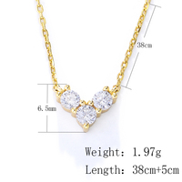 Collar de Cadena Clásico con Tres Piedras Geométricas, Circonita Cúbica, Letra V, Plata S925, Joyería al por Mayor