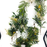 Couronnes de printemps pour la décoration de la maison et les célébrations festives