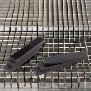 מגנט פרריט תעשייתי קבוע רצועת גומי מגנט עבור שירותי חיתוך ו moulding - Product Image 5