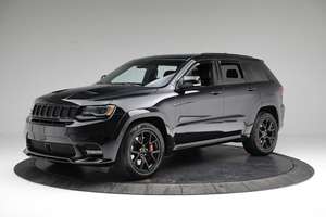 Kit de Carrocería para Jeep Grand Cherokee 2011-2017 Actualización a 2020 SRT-8 Precio Económico Fácil Instalación Kits de Mejora para Coche con <span class=keywords><strong>Parrilla</strong></span> de Parachoques - Product Image 5