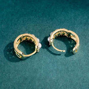 Orecchini a Cerchio con Perline per Donne, Design Elegante e Unico, Gioielli Versatili per l'Uso Quotidiano - Product Image 4