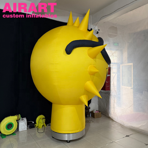 Décoration de fête comprenant un soleil gonflable jaune, une boule gonflable en forme de soleil souriant avec des lunettes noires - Product Image 2