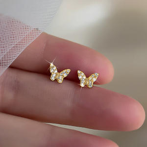 Boucles d'oreilles papillon en or E3735 avec diamants pour femme, taille brillant rond, couleur G naturelle, style mignon pour usage quotidien - Product Image 4