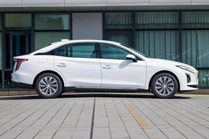 Para Hongqi Luxury 4-Door 5-Seat Pure Sedan en Stock Chinese New Energy Vehicle Luxury EV Used Cars - Product Image 4