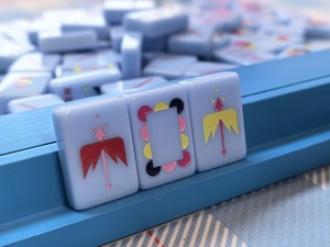 Jeu de Mahjong Américain de Luxe Moderne Minimaliste en Acrylique Bleu Gravé, 160 Pièces Pliables Écologiques pour Enfants, Jeu de <span class=keywords><strong>Ludo</strong></span> d'Intérieur - Product Image 5
