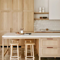 Meubles de cuisine modulaires sur mesure en chêne blanc européen, placage en bois massif teinté en érable et noyer de style rustique américain, avec robinet et charnières