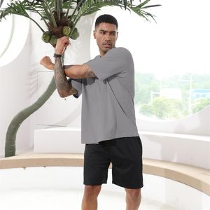 T-shirt surdimensionné à la mode pour hommes T-shirts en coton de qualité supérieure T-shirt basique d'entraînement athlétique à manches courtes et lourdes - Product Image 3