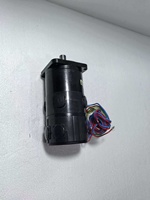Motor Servo DC Sanyo T720T-072 dengan Tachometer 200W 80VDC 3000RPM 42mm Frame IP43 untuk Mesin Pengemasan Otomatisasi Skala Kecil