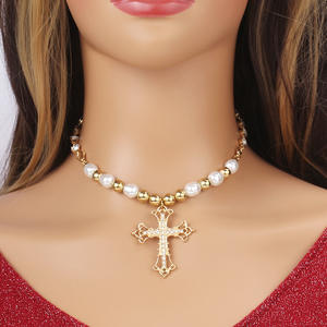 Collar de Perlas Cruzadas en Oro Grado AA con Incrustaciones de Cristal para Uso Diario en Mujeres - Product Image 1
