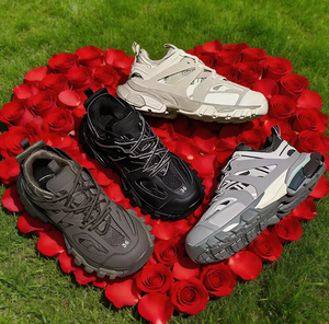 Nouvelles chaussures de sport épaisses à LED respirantes, tendance mode, avec logo personnalisé, vente en gros, pour femmes et hommes, chaussures décontractées sportives - Product Image 4