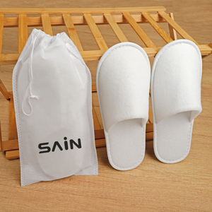 Pantuflas de Spa Desechables de Terciopelo con Logo Personalizado en Bolsa Portátil para Regalo de Evento de Lujo, Ideales para Hoteles y Vuelos - Product Image 3