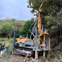Foreuse hydraulique pour puits d'eau WD300B - Machine de forage de 300 m de profondeur, capacité de levage de 18 tonnes, alimentée au diesel, sur chenilles, moteur 85 kW