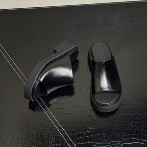 Leather <b>slippers</b> thick soles men shoes Increase height by 6cm Breathable open-toe Suitable for wearing garment sophisticate look - Product Image 2