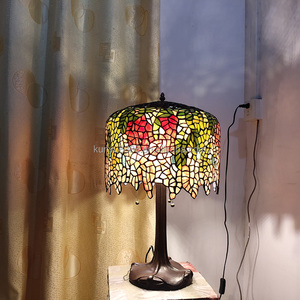 Lámpara de Mesa LED de 14 Pulgadas con Diseño de Glicinia China Roja, Vidrio Tiffany Hecho a Mano, Bombilla de Filamento Europea, 2700K, Luz Blanca Cálida Suave, CA - Product Image 3