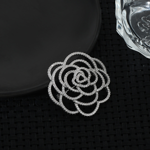 XZ60221 petit <span class=keywords><strong>parfum</strong></span> broche haute qualité femme camélia corsage <span class=keywords><strong>2023</strong></span> nouvelle mode luxe broche accessoires délicat anti-dérapant - Product Image 5
